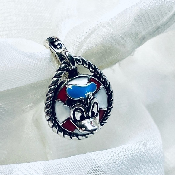 🦆 NWOT Donald Duck Charm ✨ - Picture 2 of 11